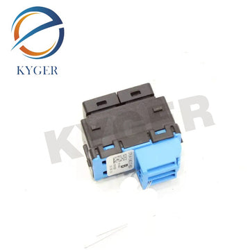 Suitable for Range Rover RR13RS14Car door lock switch LR034810 LR071265
