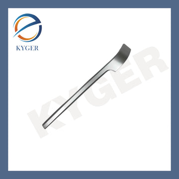 Suitable for Range Rover RR13Left rear trim strip LR087227 LR076518 LR037929