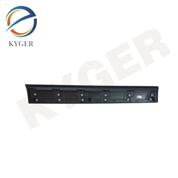 Suitable for Land Rover Discovery Sport DB5Front door exterior trim panel（Right）LR116796 LR073078