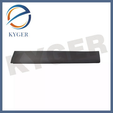 Suitable for Land Rover Discovery Sport DB5Right front door exterior trim panel LR073078 LR116796 High Quality