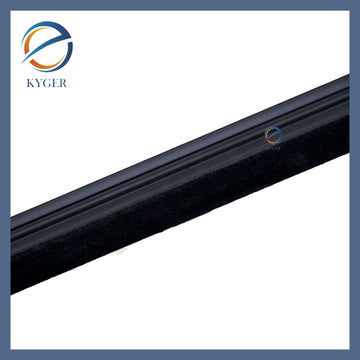 Suitable for Land Rover Discovery4Front door glass outer trim left LR044650 CGE000492