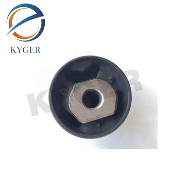 Suitable for Range Rover RR02Front lower control arm rubber bushing LR018345 RBX000200