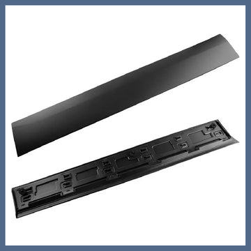 Suitable for Land Rover Discovery Sport DB5Right front door exterior trim panel LR073078 LR116796 High Quality
